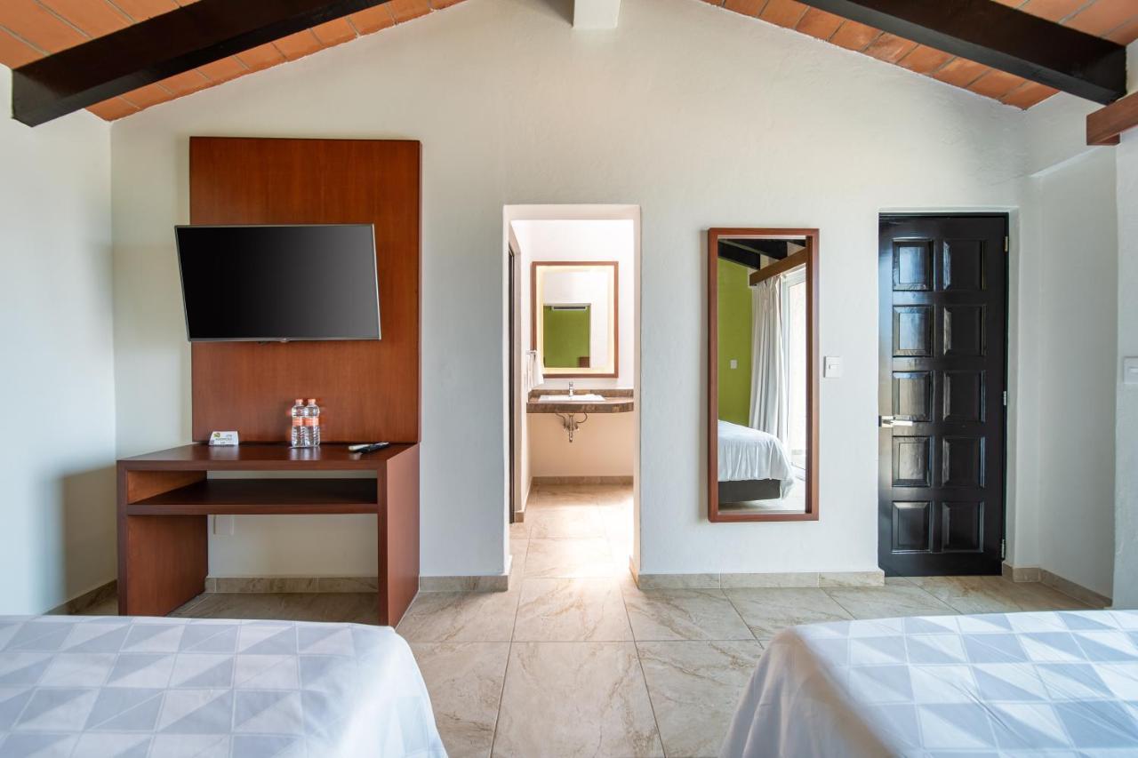 Villas Coral Huatulco 산타크루즈휴에튤코 외부 사진